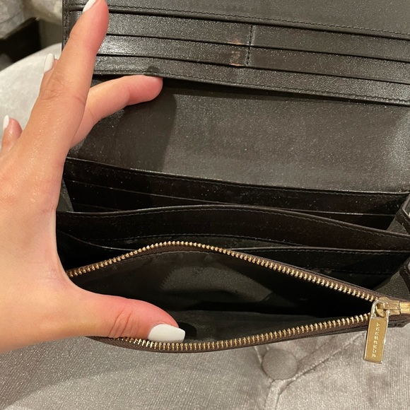 Burberry Check Print Large Wallet Button Closure - Picture 11 of 13